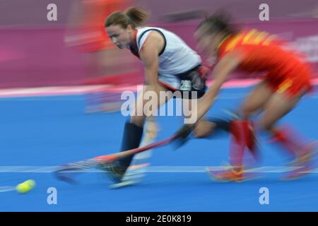 Il Gran Bretagna Sarah Thomas compete contro la Cina nel turno preliminare di hockey delle donne durante i Giochi Olimpici di Londra del 2012 il 4 agosto 2012. Foto di Gouhier-Guibbaud-JMP/ABACAPRESS.COM Foto Stock