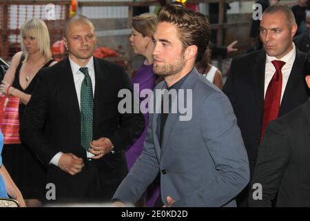 L'attore Robert Pattinson partecipa alla prima 'Cosmopolis' al Museo di Arte moderna a New York City, NY, USA il 13 agosto 2012.Photo di Charles Guerin/ABACAPRESS.COM Foto Stock