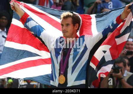 Andy Murray del Regno Unito vince la medaglia d'oro durante le Olimpiadi di Londra a Wimbledon, vicino a Londra, Regno Unito. Foto di Giuliano Bevilacqua/ABACAPRESS.COM Foto Stock