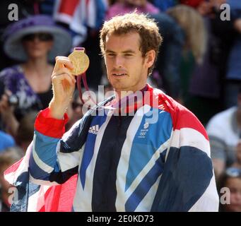 Andy Murray del Regno Unito vince la medaglia d'oro durante le Olimpiadi di Londra a Wimbledon, vicino a Londra, Regno Unito. Foto di Giuliano Bevilacqua/ABACAPRESS.COM Foto Stock