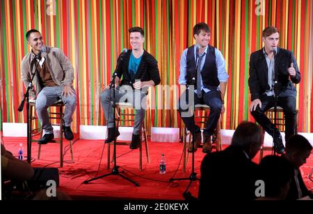 I membri del gruppo musicale Nickelodeon Big Time Rush , Logan Henderson, James Maslow, Kendall Schmidt e Carlos pena, Jr.assistere alla prima cena di sempre presso la Casa Bianca, a Washington, DC, USA, il 20 agosto 2012. 54 bambini, di età compresa tra 8 e 12 anni, che rappresentano tutti gli stati Uniti, tre territori e il Distretto della Columbia, partecipano a un pranzo con una selezione di ricette salutari dal Healthy Lunchtime Challenge e una performance di Nickelodeon Music Sensation Big Time Rush. Foto di Olivier Douliery/ABACAPRESS.COM Foto Stock