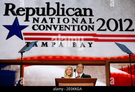 Reince Priebus, Presidente RNC con sua moglie partecipa alla Convention Nazionale Repubblicana 2012 al Tampa Bay Times Forum di Tampa, USA, martedì 28 agosto 2012. Foto di Douliery-Hahn/ABACAPRESS.COM Foto Stock