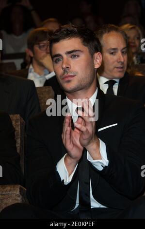 Zac Efron partecipa alla prima "ad ogni prezzo" durante il 69° Festival del Cinema di Venezia che si tiene presso il Palazzo del Cinema di Venezia il 31 agosto 2012. Foto di Nicolas Genin/ABACAPRESS.COM Foto Stock