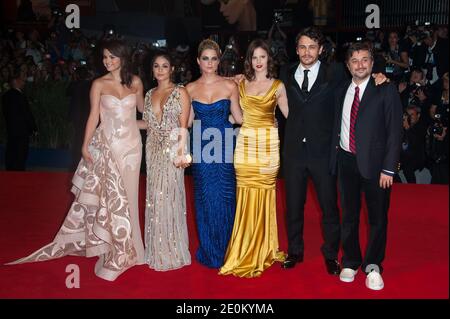 Selena Gomez, Vanessa Hudgens, Ashley Benson, Rachel Korine, James Franco e il regista Harmony Korine partecipano alla prima 'Sching Breakers' nell'ambito del 69° Festival del Cinema di Venezia tenutosi presso il Palazzo del Casino di Venezia il 5 settembre 2012. Foto di Nicolas Genin/ABACAPRESS.COM Foto Stock