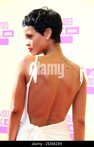 Rihanna arriva al 'TV Video Music Awards' 2012 che si è tenuto presso lo Staples Center di Los Angeles, California, USA il 6 settembre 2012. Foto di Krista Kennel/ABACAPRESS.COM Foto Stock