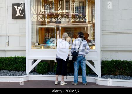 Illustrazione del negozio Louis Vuitton (LVMH) a Deauville, Francia il 5 settembre 2012. Foto di Nicolas Briquet/ABACAPRESS.COM Foto Stock
