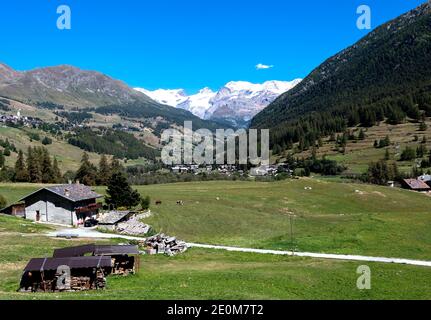 La catena del Monte Rosa vista da Antagnod, Val D'Ayas. Val D'Aosta, Italia Foto Stock