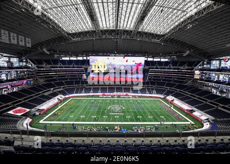 Arlington, Texas, Stati Uniti. 01 gennaio 2021. AT&T Stadium in una partita tra l'Alabama Crimson Tide e il Notre Dame Fighting Irish della partita di football della CFP Semifinale Rose Bowl del 2021 presentata da Capital One all'AT&T Stadium di Arlington, Texas, 1 gennaio 2021.Manny Flores/CSM Credit: CAL Sport Media/Alamy Live News Foto Stock