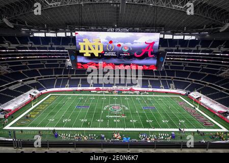 Arlington, Texas, Stati Uniti. 01 gennaio 2021. AT&T Stadium in una partita tra l'Alabama Crimson Tide e il Notre Dame Fighting Irish della partita di football della CFP Semifinale Rose Bowl del 2021 presentata da Capital One all'AT&T Stadium di Arlington, Texas, 1 gennaio 2021.Manny Flores/CSM Credit: CAL Sport Media/Alamy Live News Foto Stock