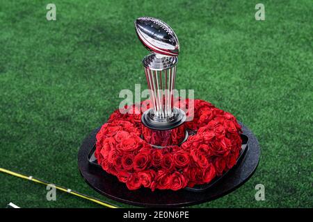 Arlington, Texas, Stati Uniti. 01 gennaio 2021. Texas Rose Bowl Trophy in una partita tra l'Alabama Crimson Tide e il Notre Dame Fighting Irish della partita di football della CFP Semifinale Rose Bowl 2021 presentata da Capital One all'AT&T Stadium di Arlington, Texas, 1 gennaio 2021.Manny Flores/CSM Credit: CAL Sport Media/Alamy Live News Foto Stock