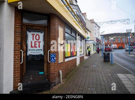 Newhaven East Sussex , Inghilterra , Regno Unito - Empty Looking Newhaven High Street . Foto Stock