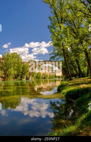 Il ponte di Diocleziano, un ponte romano, Marche, Italia. Foto Stock