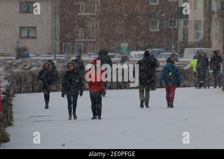 Morecambe Lancashire, Regno Unito. 2 gennaio 2021. Neve caduta su Morecambe Promenade credito: PN News/Alamy Live News Foto Stock