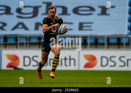 Coventry, Regno Unito. 02 gennaio 2021. 2 gennaio 2021; Ricoh Arena, Coventry, West Midlands, Inghilterra; premiership inglese Rugby, Wasps contro Exeter Chiefs; Josh Bassett of Wasps parte su una corsa Credit: Action Plus Sports Images/Alamy Live News Foto Stock