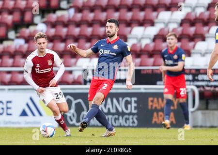 NORTHAMPTON, INGHILTERRA. 2 GENNAIO. Sunderland's Conor McLaughlin durante la prima metà dello Sky Bet League uno partita tra Northampton Town e Sunderland al PTS Academy Stadium di Northampton sabato 2 gennaio 2021. (Credit: John Cripps | MI News) Credit: MI News & Sport /Alamy Live News Foto Stock