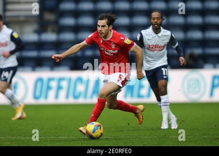 Preston, Regno Unito. 02 gennaio 2021. Yuri Ribeiro di Nottingham Forest fa una pausa. EFL Skybet Championship, Preston North End contro Nottingham Forest presso lo stadio Deepdale di Preston sabato 2 gennaio 2021. Questa immagine può essere utilizzata solo per scopi editoriali. Solo per uso editoriale, è richiesta una licenza per uso commerciale. Nessun uso in scommesse, giochi o un singolo club/campionato/giocatore publications.pic di Chris Stading/Andrew Orchard sports photography/Alamy Live News Credit: Andrew Orchard sports photography/Alamy Live News Foto Stock