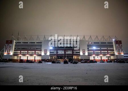 Stoke, Regno Unito. 02 gennaio 2021. 2 gennaio 2021; Bet365 Stadium, Stoke, Staffordshire, Inghilterra; Campionato di calcio inglese, Stoke City contro Bournemouth; Snow fuori del Bet365 Stadium Credit: Action Plus Sports Images/Alamy Live News Foto Stock