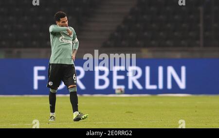 Città di Berlino, Germania. 2 gennaio 2021. Firo: 02.01.2021 Calcio, 1. Bundesliga, Stagione 2020/2021 Hertha BSC Berlino - FC Schalke 04 Omar MASCARELL, Schalke, Enttauschung | Usage worldwide Credit: dpa/Alamy Live News Foto Stock