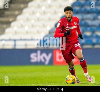 Huddersfield, Yorkshire, Regno Unito. 02 gennaio 2021. 2 gennaio 2021; il John Smiths Stadium, Huddersfield, Yorkshire, Inghilterra; campionato di calcio inglese della lega di calcio, città di Huddersfield contro la lettura; Josh Laurent di lettura sulla palla Credit: Action Plus Sports Images/Alamy Live News Foto Stock