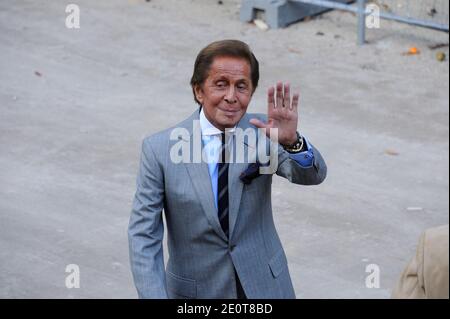 Valentino Garavani lascia la collezione primaverile-estiva 2013 Valentino tenuta presso l'espace Ephemere des Tuileries nell'ambito della Paris Fashion Week di Parigi, Francia, il 2 ottobre 2012. Foto di Alban Wyters/ABACAPRESS.COM Foto Stock