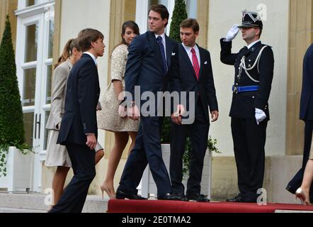 Il Principe Luigi, la Principessa Tessy, il Principe Felix, il Principe Sebastien, la Principessa Alexandra di Lussemburgo arrivano all'Hotel De Ville al Granduca ereditario Guillaume di Lussemburgo e al matrimonio civile della Contessa belga Stephanie de Lannoy a Lussemburgo il 19 ottobre 2012 . Il Granduca ereditario di Lussemburgo, di 30 anni, è l'ultimo Principe ereditario d'Europa a sposarsi, sposando la sua sposa contessa belga di 28 anni. Foto di Jeremy Charriau/ABACAPRESS.COM Foto Stock