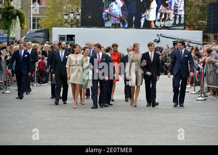 Il Granduca Henri , la Principessa Alexandra, il Principe Sebastien, la Principessa Tessy, il Principe Luigi Felix di Lussemburgo arrivano al Palazzo Ducale dopo le nozze civili del Granduca ereditario Guillaume di Lussemburgo e della Contessa belga Stephanie de Lannoy all'Hotel De Ville di Lussemburgo, Lussemburgo, il 19 ottobre 2012. Il Granduca ereditario di Lussemburgo, di 30 anni, è l'ultimo Principe ereditario d'Europa a sposarsi, sposando la sua sposa contessa belga di 28 anni. Foto di Mousse/ABACAPRESS.COM Foto Stock