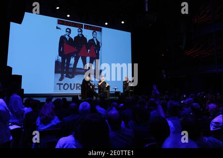 La British Band Depeche Mode (Dave Gahan, Martin Gore e Andy Fletcher) dà una conferenza stampa per annunciare il loro World Tour 2013, a Parigi, Francia, il 23 ottobre 2012. Foto di Christophe Guibbaud/ABACAPRESS.COM Foto Stock