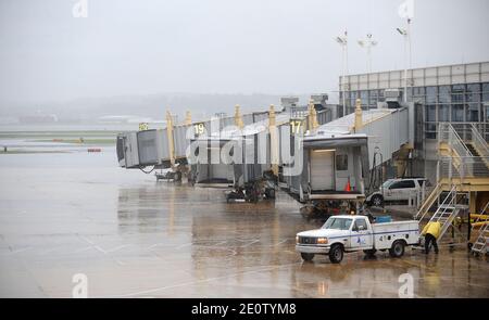 La maggior parte dei voli vengono annullati all'aeroporto nazionale Reagan a causa dell'uragano Sandy, 29 ottobre 2012 a Washington, DC, USA. I venti superiori di Sandy aumentano a 90 mph. Foto di Olivier Douliery/ABACAUSA.com Foto Stock