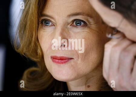 Portraits de Valerie Trierweiler qui presenti son livre en compagnie du photographhe Stephane Ruet durant le 31° Salon du Livre de Brive en Correze, France le 10 novembre 2012. Foto di Patrick Bernard/ABACAPRESS.COM Foto Stock