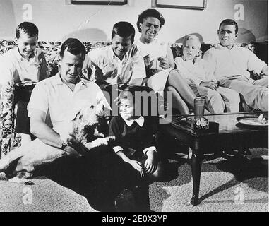 Houston, Texas - Undated file photo -- la famiglia Bush a Houston, Texas, 1964, prima di George H.W. Bush's Victorious Race for United States Congress. George W. Bush è all'estrema destra. Foto di Casa Bianca via CNP/ABACAPRESS.COM Foto Stock