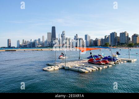 Attracco personale per imbarcazioni, North Avenue Beach, Chicago, Illinois. Foto Stock