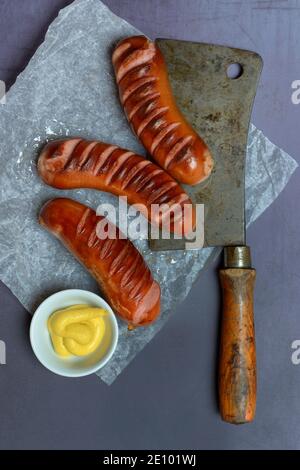 Salsicce di carne e pelle con senape, alla griglia, con sfaldatura, Svizzera, Europa Foto Stock