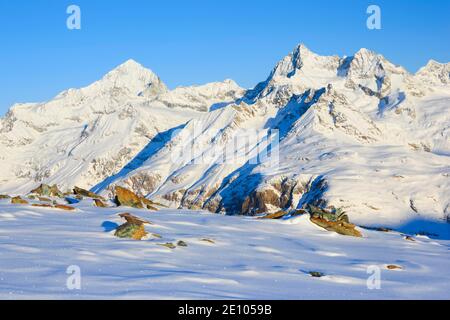 Dent Blanche, 4357 m, Ober Gabelhorn, 4063m, Vallese, Svizzera, Europa Foto Stock