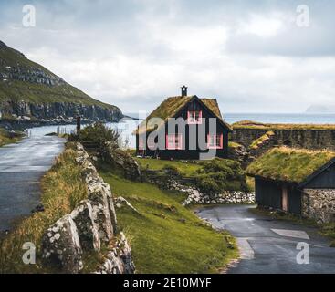 Kirkjuboargardur, anche chiamato Roykstovan, è una fattoria storica e museo a Kirkjubour, Isole Faroe. Costruito nel 11 ° secolo è uno dei Foto Stock