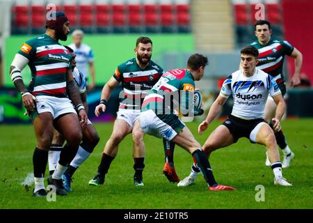 Leicester, Regno Unito. 3 gennaio 2021; Welford Road Stadium, Leicester, Midlands, Inghilterra; Premiership Rugby, Leicester Tigers contro Bath Rugby; Freddie Steward di Leicester Tigers prende la palla in contatto Credit: Action Plus Sports Images/Alamy Live News Foto Stock
