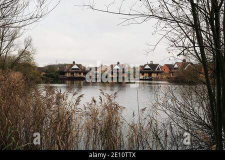 Vista sul lago Singleton da Bucksford Park, Ashford, Kent, Inghilterra, Regno Unito Foto Stock