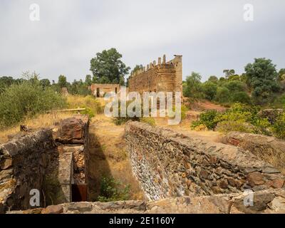 Porto minerario in rovina di Mina de São Domingos Foto Stock