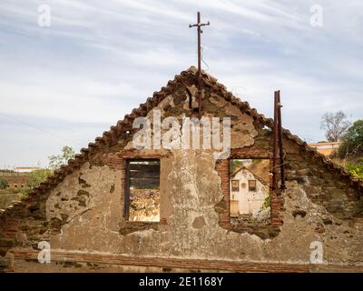 Edifici in rovina di Mina de São Domingos Foto Stock