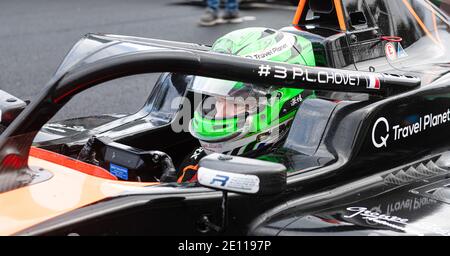 Vallelunga, Italia 6 dicembre 2020, weekend di gare Aci. Protezione di sicurezza Halo per il pilota in auto da corsa regionale formula cockpit Foto Stock