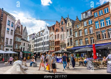 ANVERSA, BELGIO, 22 LUGLIO 2020: Piazza della Cattedrale Foto Stock