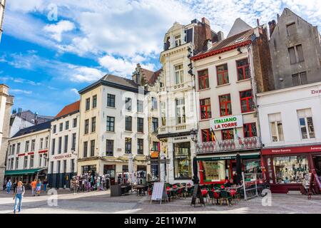 ANVERSA, BELGIO, 22 LUGLIO 2020: Piazza del centro storico Foto Stock