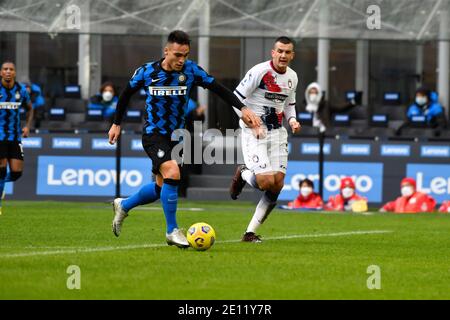 Milano, Italia. 3 gennaio 2021. Lautaro Martinez (10) del FC Internazionale ha visto durante la Serie UN TIM match tra FC Internazionale e FC Crotone al San Siro di Milano. (Photo Credit: Gonzales Photo/Alamy Live News Foto Stock