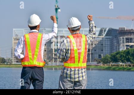 Due sedi di indagine del tecnico per il bene immobile di costruzione di progetto Foto Stock