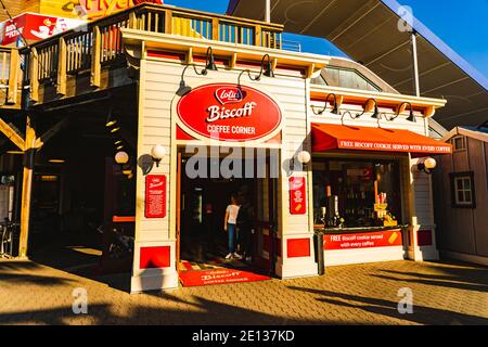 Il Lotus Biscoff Coffee Corner al Pier 39 è una famosa caffetteria che serve espresso, pasticcini, frullati e i famosi biscotti Biscoff. Foto Stock