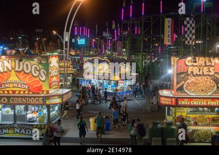 Toronto, Ontario, Canada. 18 agosto 2017. Vista Ariel dell'annuale Canadian National Exhibition aka CNE.The Canadian National Exhibition, noto anche come CNE, è stato una fiera annuale a Toronto dal 1879, e attira oltre 1 milione di persone ogni anno al suo evento. Credit: Shawn Goldberg/SOPA Images/ZUMA Wire/Alamy Live News Foto Stock