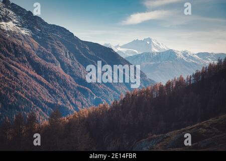 vista sulle montagne svizzere Foto Stock