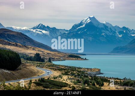 Monte Cook nelle Alpi meridionali dell'Isola del Sud, Nuova Zelanda. Dal punto di osservazione Pukaki, accanto al lago Pukaki. Foto Stock