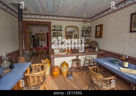 Canada, British Columbia, Barkerville Historic Town & Park, saloon interni Foto Stock