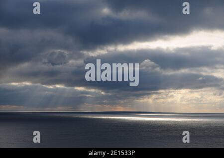 Tempesta che si avvicina sul mare Foto Stock