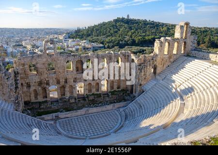 Atene - Dicembre 2019: Vista del Teatro di Dioniso Foto Stock